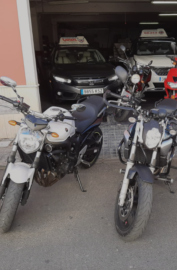 Flota de vehículos Autoescuela Unasa Lepe