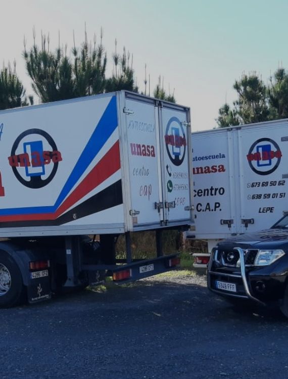 Flota de vehículos Autoescuela Unasa Lepe